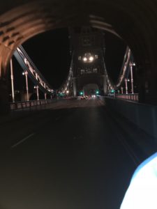 夜のタワーブリッジ